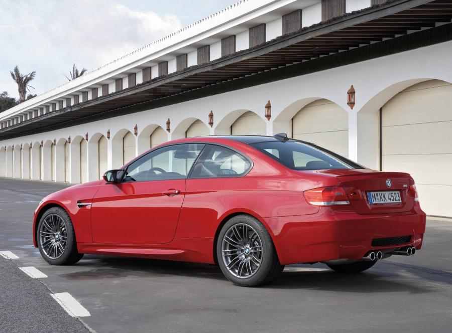  BMW M3 2008 года  (фото 39 из 219)